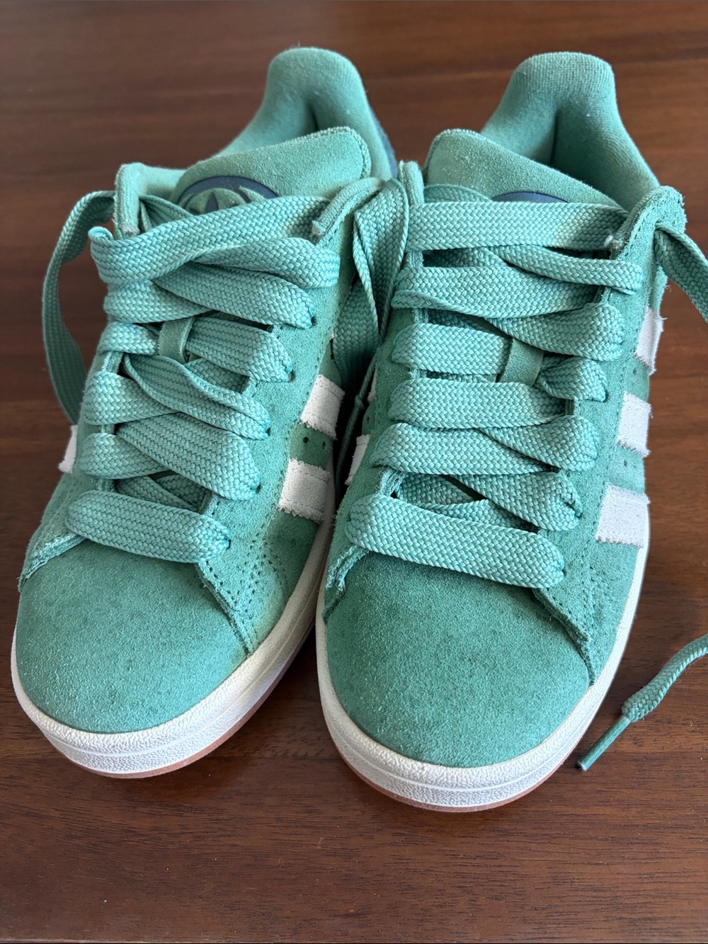 Women’s Addias Campus Mint Green Sneakers size 7.